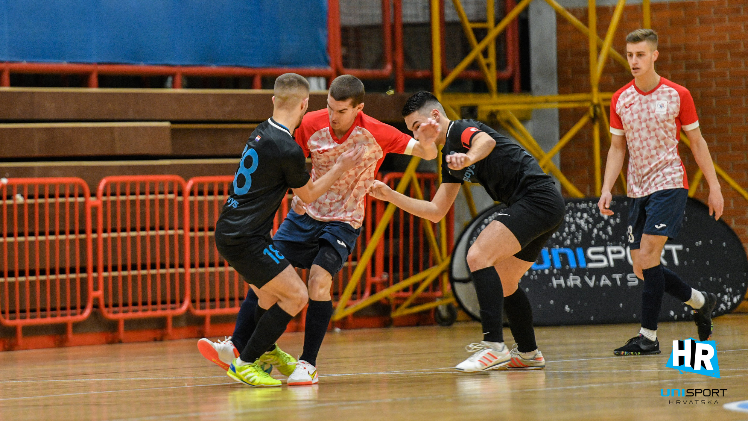 UniSportHR futsal liga za akademsku godinu 2021./2022. službeno je započela u Zagrebu utakmicama prva tri kola.